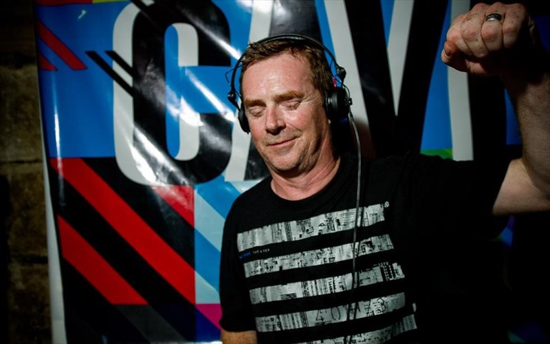 to-blend-parousiazei-ton-thruliko-nick-warren