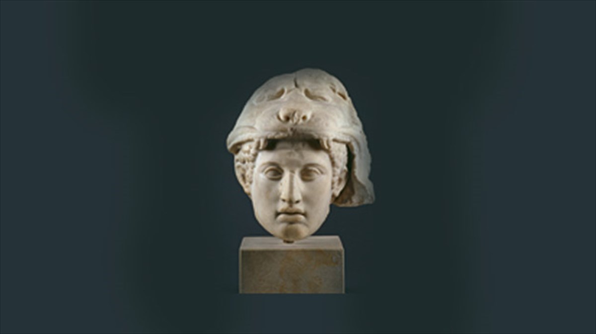 o-iroas-tis-arxaias-elladas-taksideuei-sto-manxatan