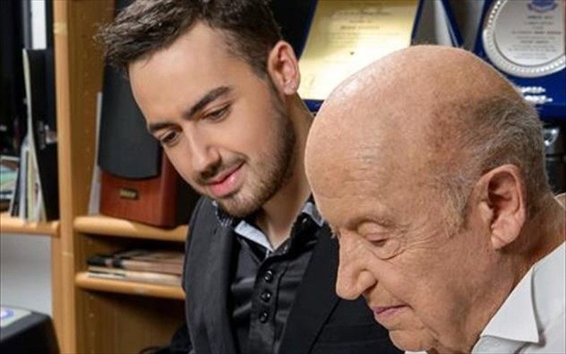 mimis-plessas-maurikios-maurikiou-sto-half-note