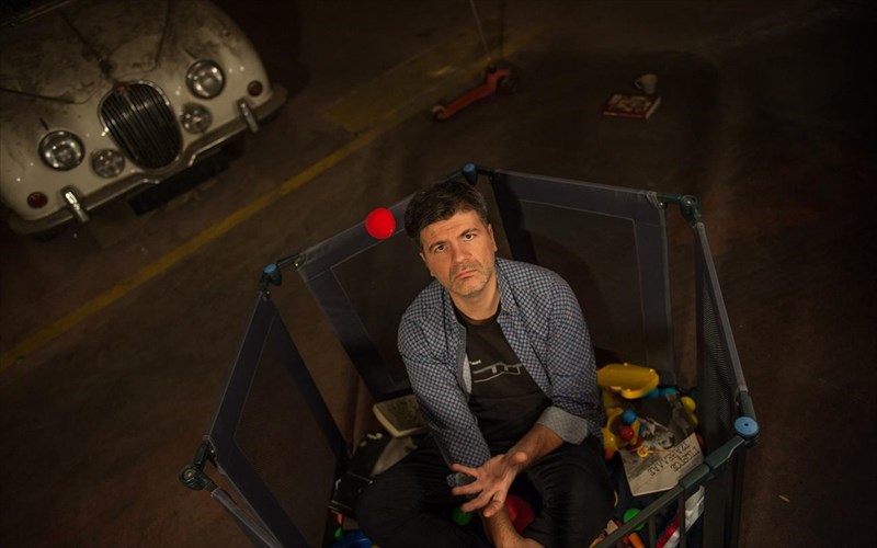 o-foibos-deliborias-einai-o-mpastardos-gios-sto-passport-mpastardos-gios-sto-passport