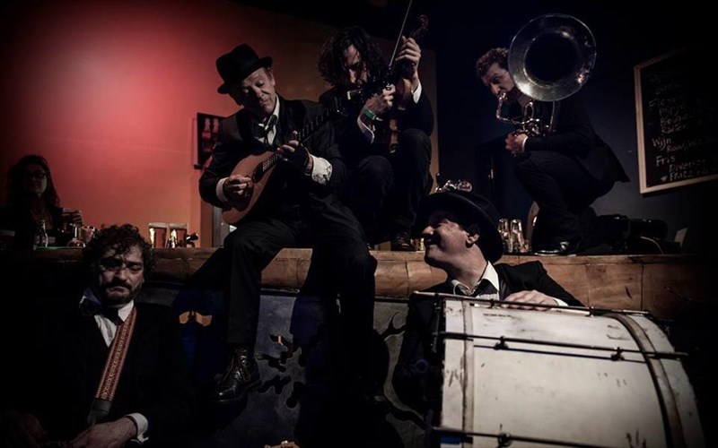 oi-dead-brothers-sto-tin-pan-alley