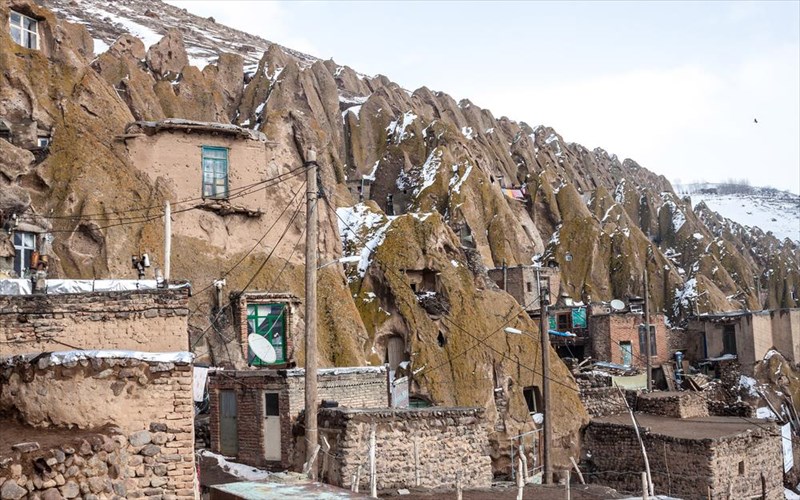 gnorizoume-sourealistikes-poleis-kai-xoria-tou-kosmou