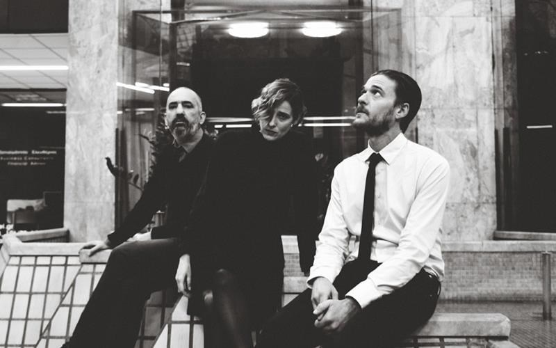 vanya-deka-xronia-meta-kritiki-theatrou