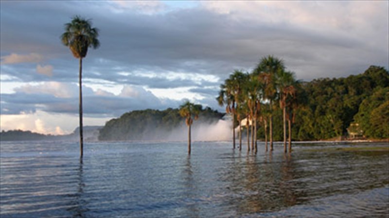 ekthesi-fotografias-afieromeni-sti-benezouela