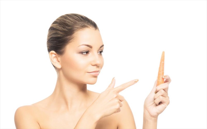 poies-10-trofes-tha-kratisoun-to-derma-sas-lampero-olo-to-xeimona