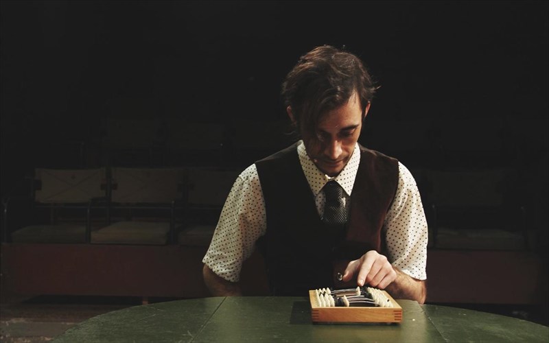 o-dimitris-karantzas-skinothetei-ton-faethonta-tou-dimitri-dimitriadi