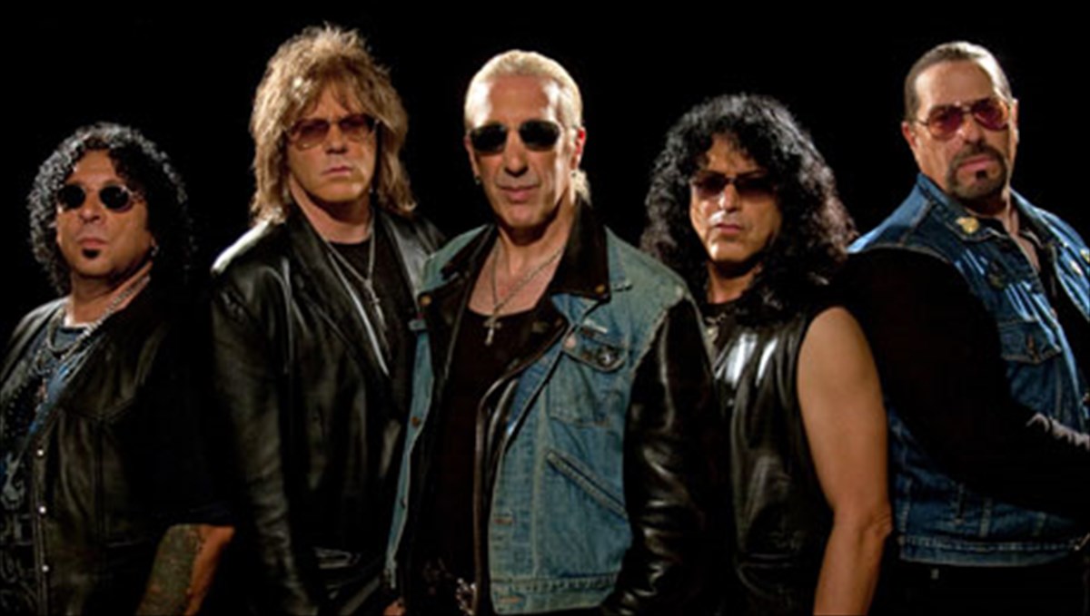 oi-twisted-sisters-epistrefoun-kai-etoimazontai-na-rokaroun