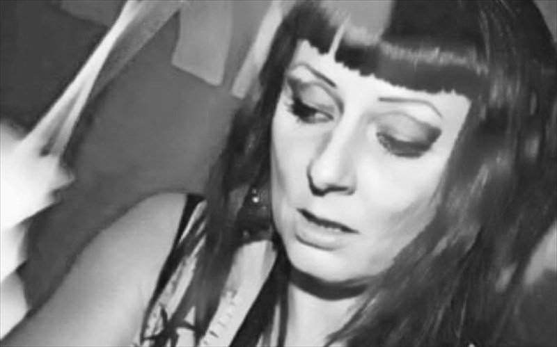 i-belgida-protagonistria-tis-techno-trish-van-eynde-sto-vice-versa