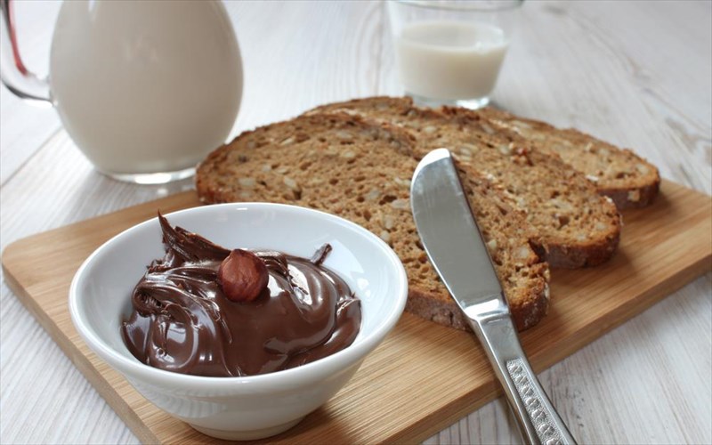 ftiakste-to-teleio-sokolatenio-fistikobouturo-se-15-lepta