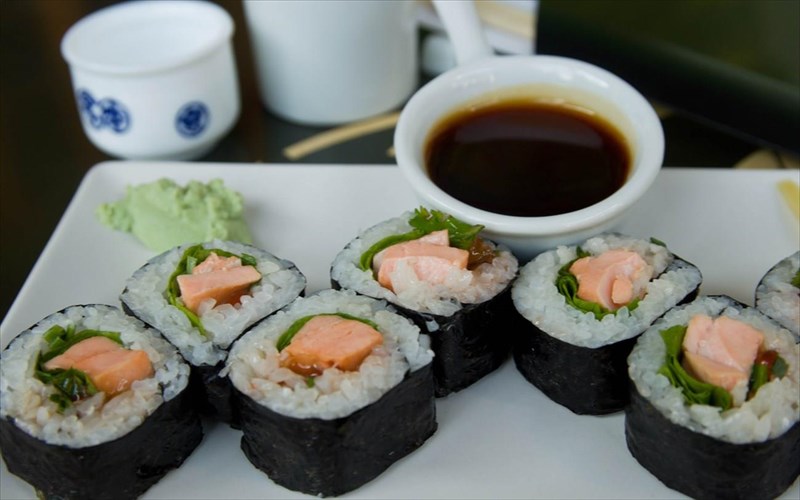 ekstra-epiloges-gia-tous-filous-tou-sousi-sto-sushi-bar