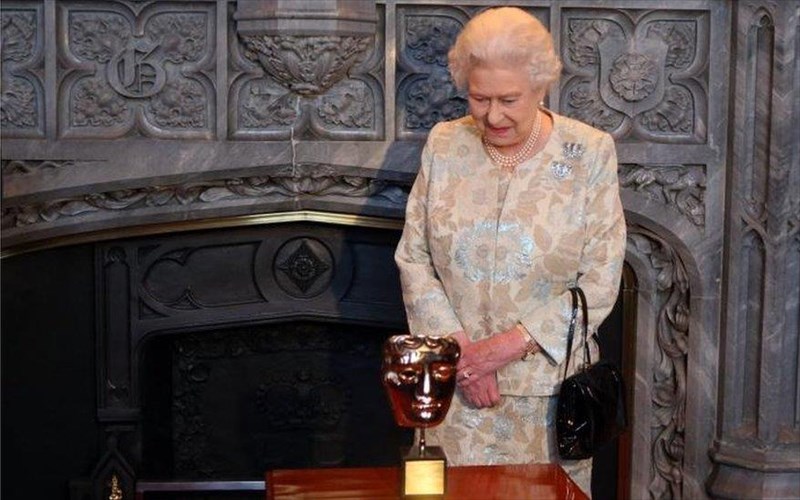 bafta-apolaustikes-stigmes-asteia-sardam-kai-aggliko-xioumor