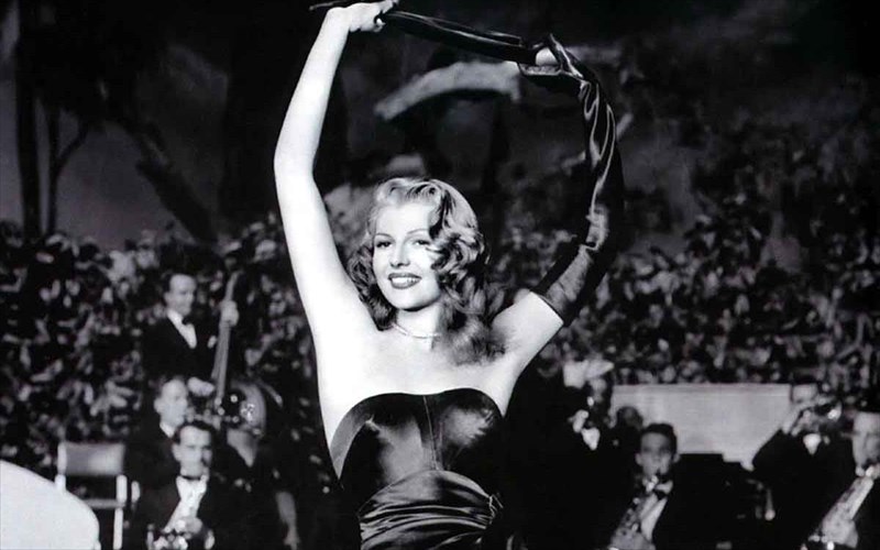 mia-thruliki-femme-fatale-stin-pallini