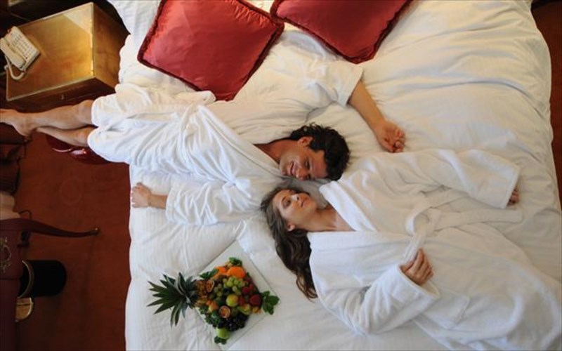 romantiko-diimero-sto-loutraki-apokleistika-gia-eroteumenous