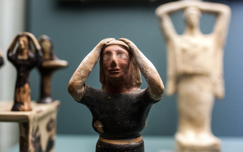 mexri-tin-kuriaki-i-ekthesi-epekeina-sto-mouseio-kukladikis-texnis-ekthesi-epekeina-sto-mouseio-kukladikis-texnis