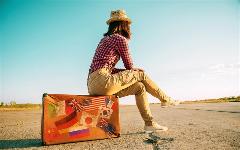 15-simadia-pou-deixnoun-oti-eiste-ethismenoi-sta-taksidia