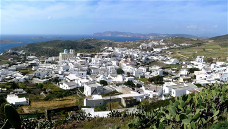 kimolos-mia-asimenia-koukida-sto-aigaio