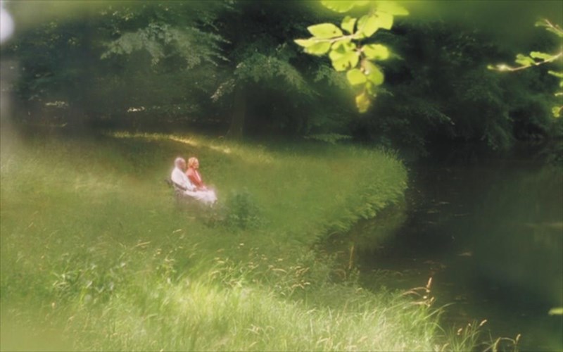 mia-diaforetiki-sunaulia-xoris-apostaseis