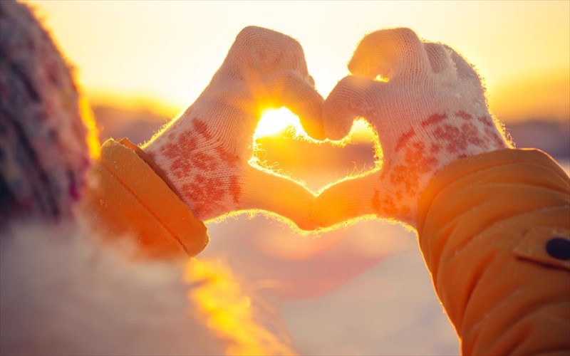 mia-logotexniki-sullogi-gia-tin-agapi-apo-mia-brabeumeni-suggrafea