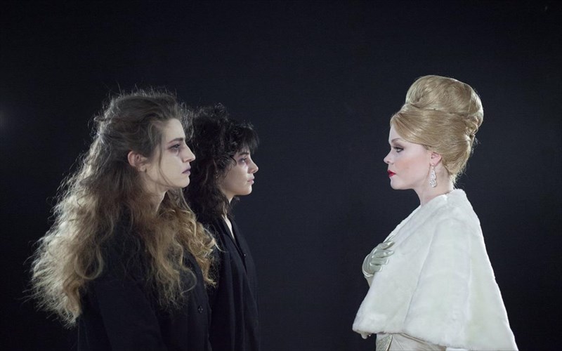 oi-doules-me-lena-papaligoura-kai-maria-kitsou-sto-ethniko