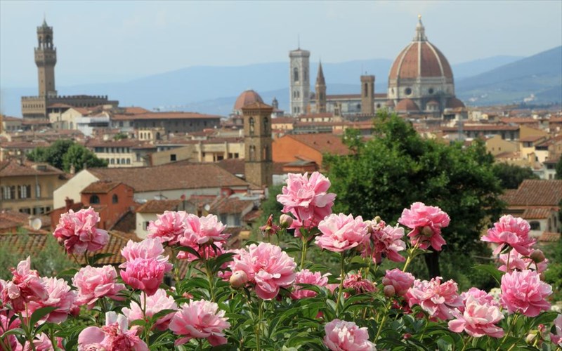 eksi-europaikes-poleis-gia-anoiksiatiko-taksidi