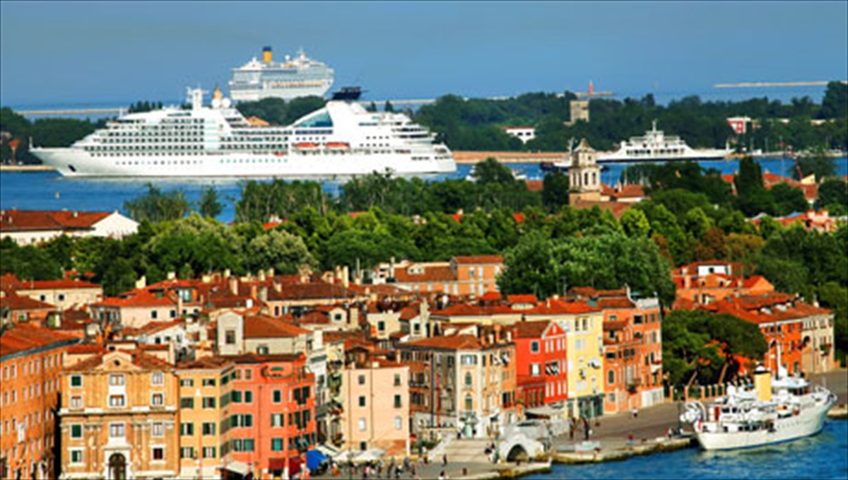 krouaziera-4-logoi-gia-na-tin-protimisete-kai-4-gia-na-to-ksanaskeftheite-gia-na-to-ksanaskeftheite