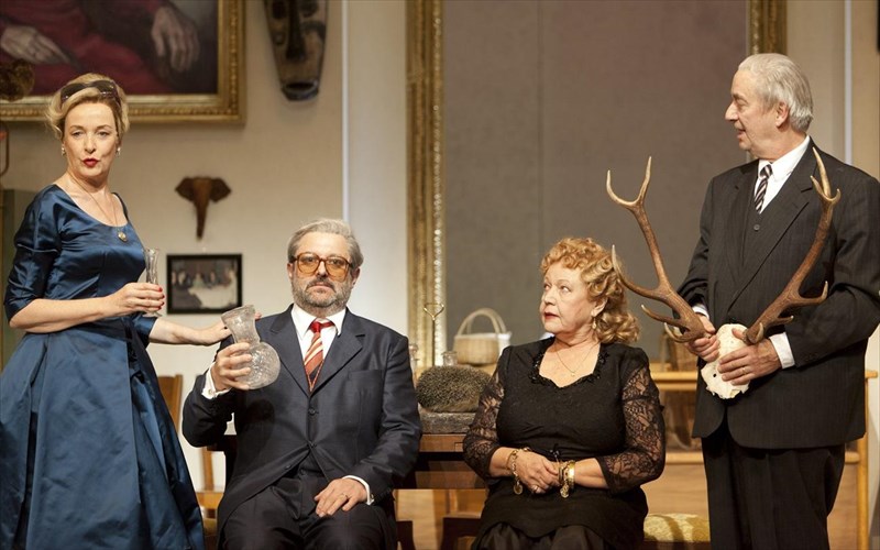 krema-kai-maregka-kritiki-theatrou