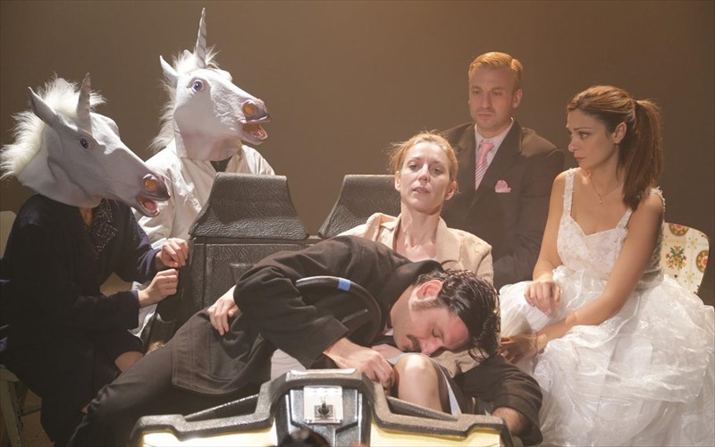 paratasi-parastaseon-gia-to-liliom-sto-theatro-porta