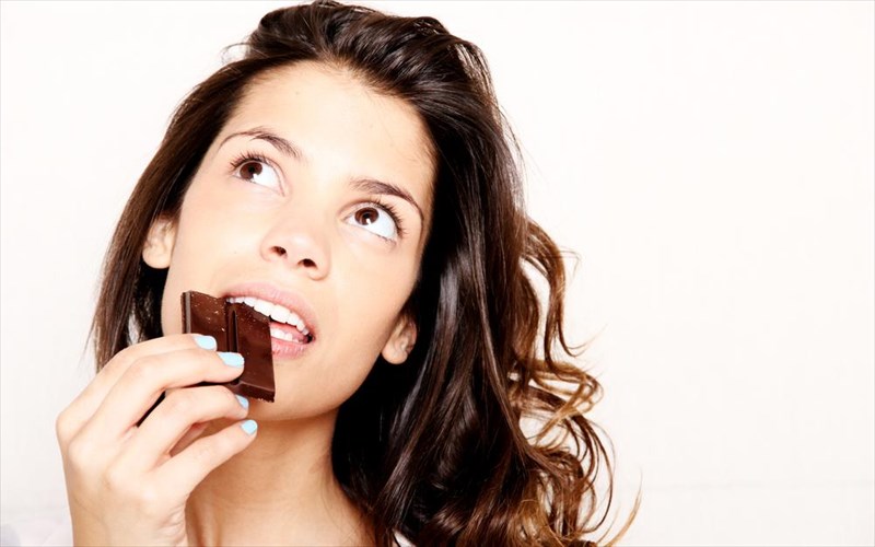 4-megala-ofeli-apo-ena-kommataki-sokolatas-megala-ofeli-apo-ena-kommataki-sokolatas