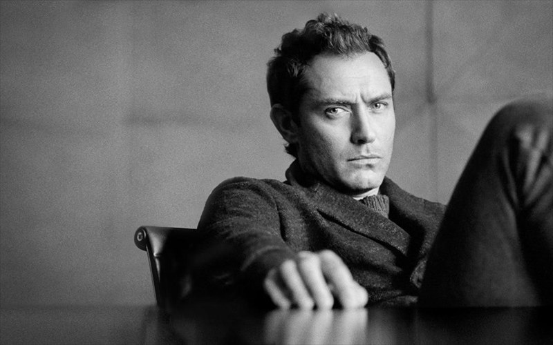 poios-psifizei-Jude-law-giapapa