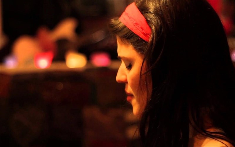 daphne-and-the-fuzz-kai-duoyu-sto-romantso