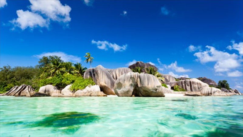 bouties-ston-indiko-okeano