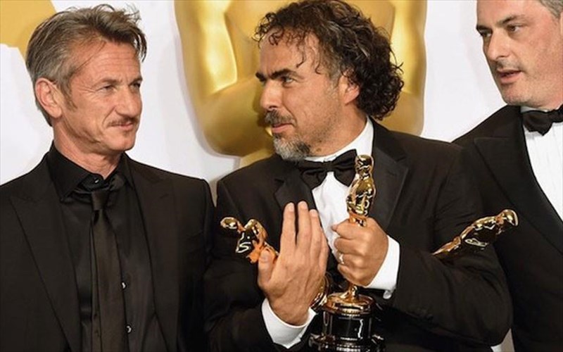 katigories-kai-pareksigiseis-pali-gia-ton-sean-penn