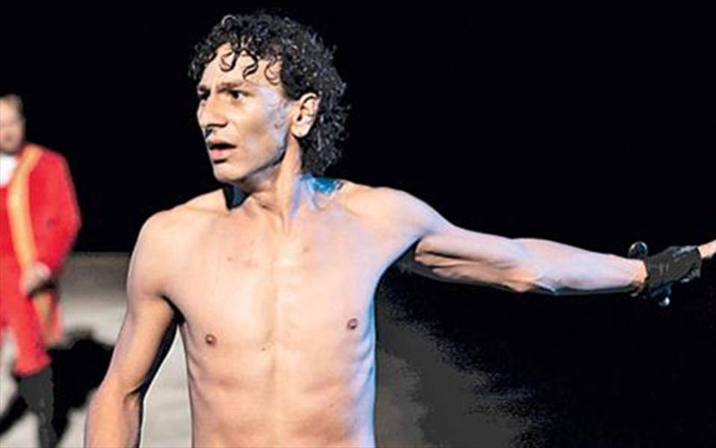 o-mixalis-sarantis-fetinos-nikitis-tou-brabeiou-dimitris-xorn