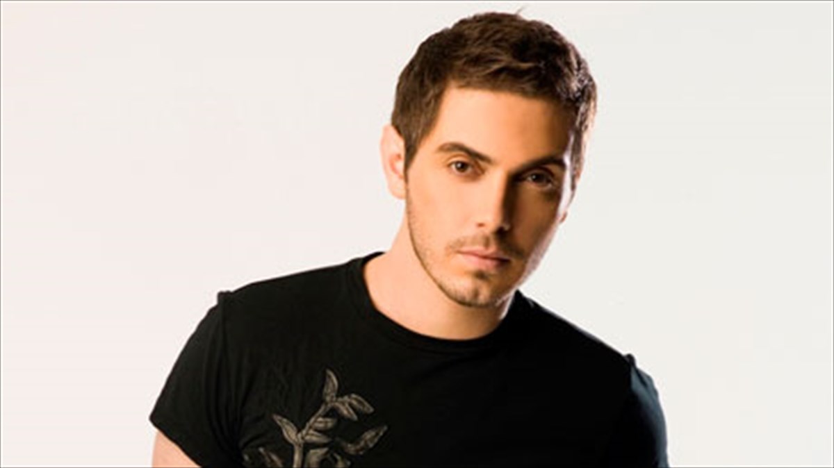 o-mixalis-xatzigiannis-sti-nikaia