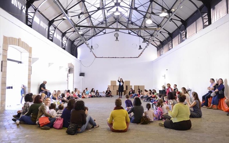 mia-akoma-kuriaki-stin-texnopoli