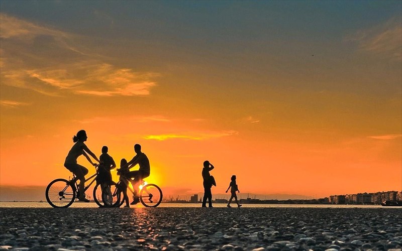 to-instagram-ginetai-eikastikos-kambas