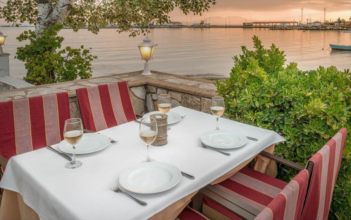 ikos-oceania-dine-out