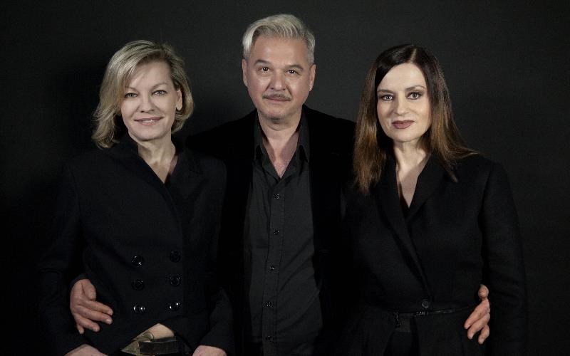 stroxaim-me-karampeti-blouti-kai-aglaia-pappa-sto-apo-mixanis-theatro