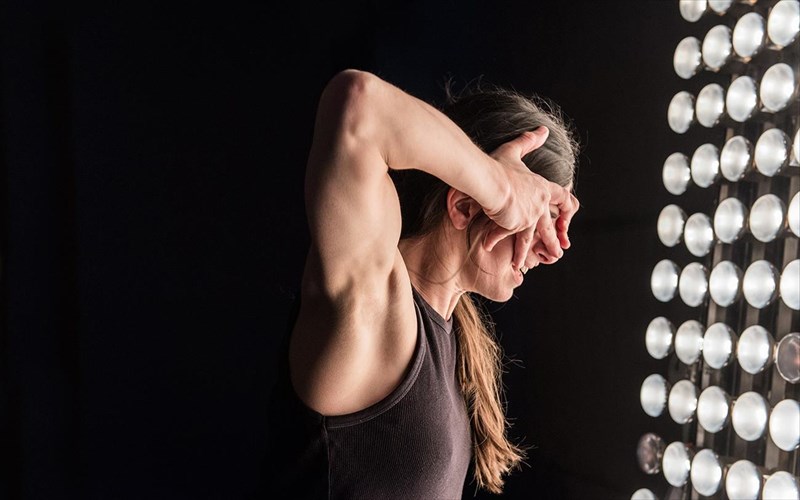 oi-rootlessroot-miloun-sto-clickatlifegr