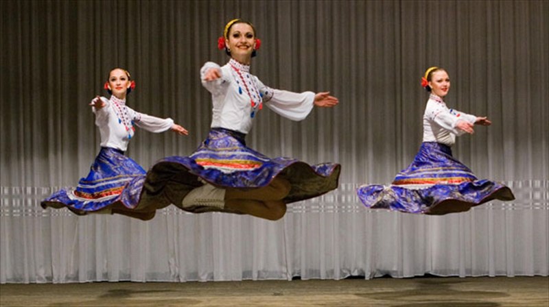 oi-kozakoi-kataktoun-to-megaro-mousikis-athinon