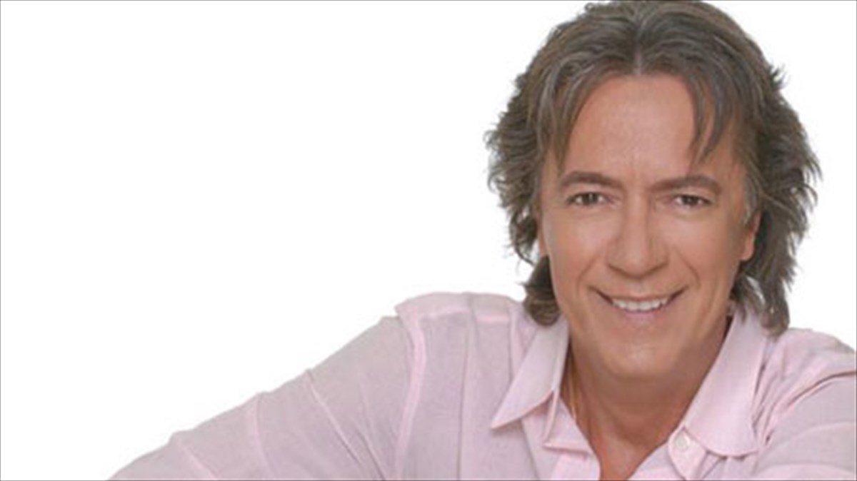 kalokairino-parti-pano-sti-thalassa-me-ton-kosta-tourna