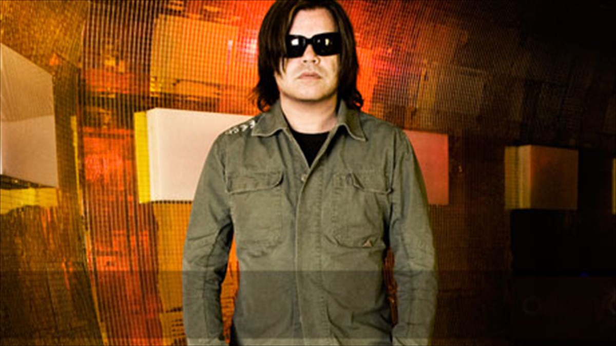 o-paul-oakenfold-anebazei-tin-entasi-se-athina-kai-mukono