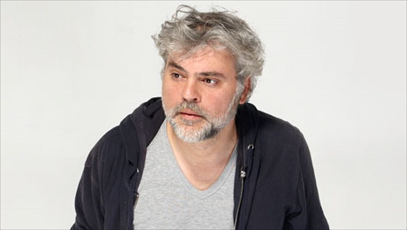 nikos-karathanos-i-ellada-itan-mia-xora-pou-pigaine-mprosta-me-tin-plati