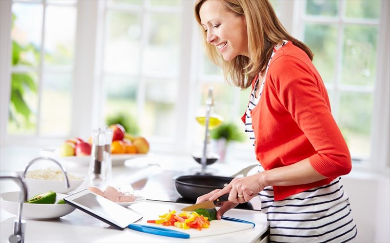 8-kanones-pou-prepei-na-spasete-otan-mageireuete-kanones-pou-prepei-na-spasete-otan-mageireuete