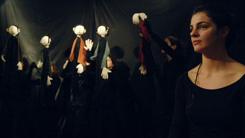 h-theatriki-ekdoxi-dimotikon-tragoudion