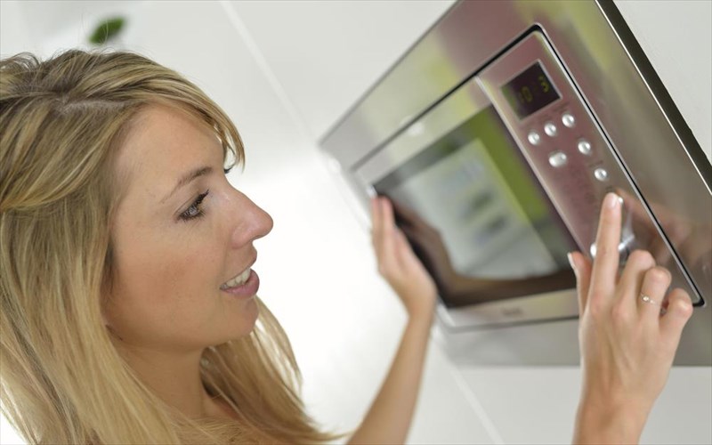 8-trofes-pou-den-prepei-na-bazete-sto-fourno-mikrokumaton-trofes-pou-den-prepei-na-bazete-sto-fourno-mikrokumaton