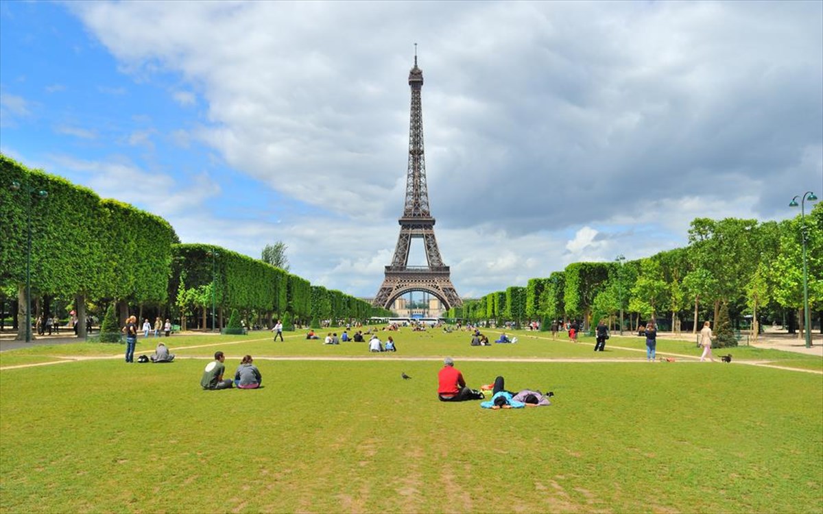 champ-de-mars-gallia-parisi