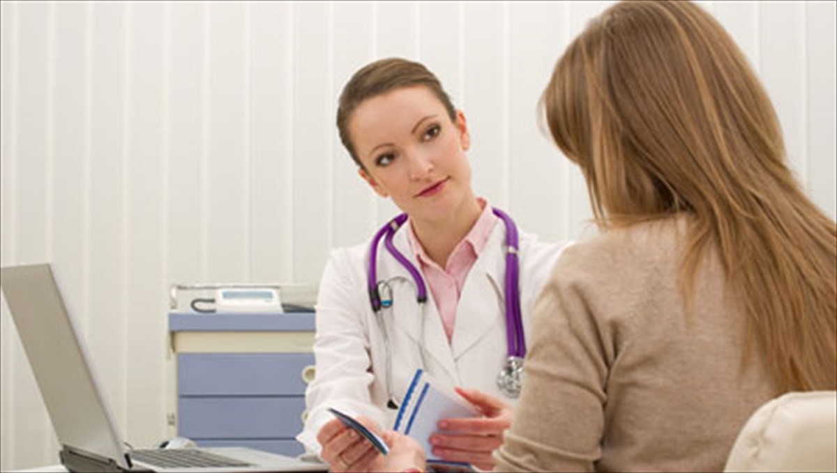 giati-oi-gunaikes-einai-pio-eualotes-meta-to-emfragma