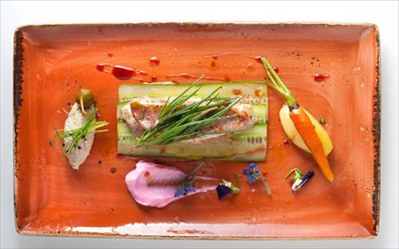 sani-gourmet-gastronomia-pollon-asteron-apo-anatoli-kai-mesogeio