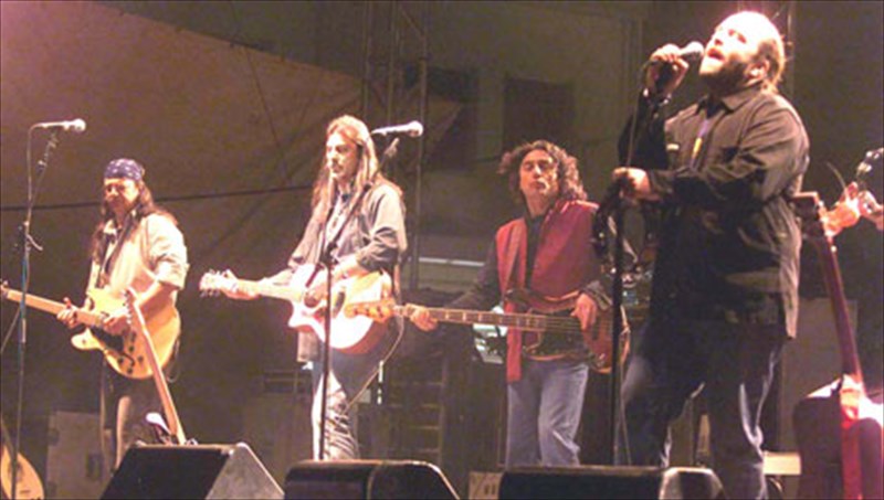 mousikes-me-fonto-to-karpenisi